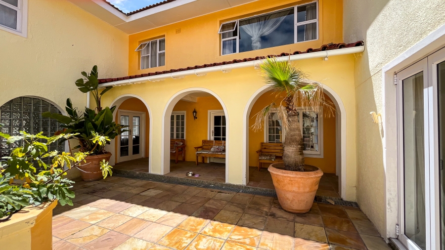 To Let 10 Bedroom Property for Rent in Constantia Western Cape